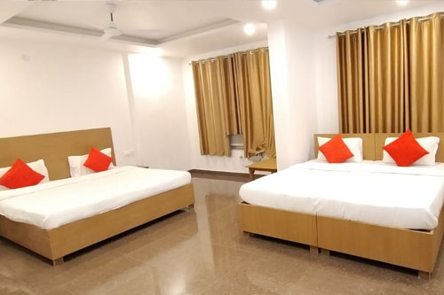 budget hotels in rishikesh near lakshman jhula